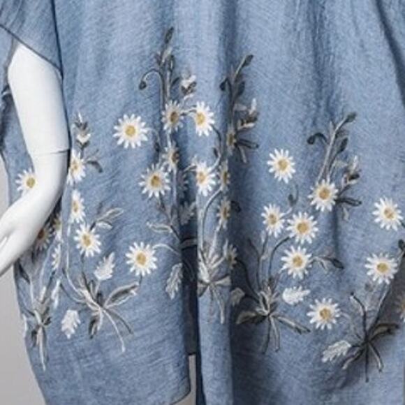 Embroidered Spring Daisy Woven Kimono Wrap Shawl Boho Floral Blue Chambray - Picture 3 of 3